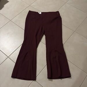 NWT $90 avenue sz 20W flare maroon pants 1307
